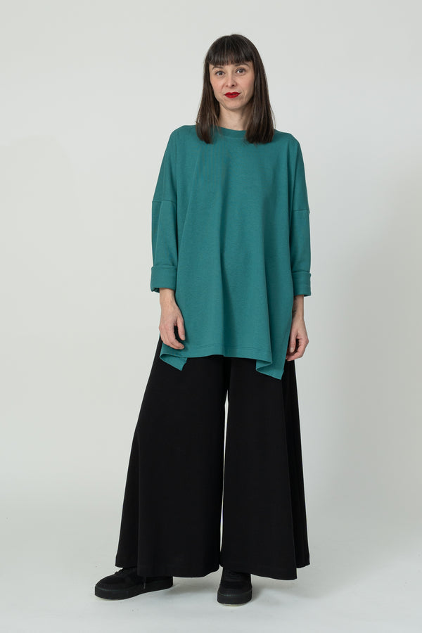 Capa cuadrada cuello bajo azul