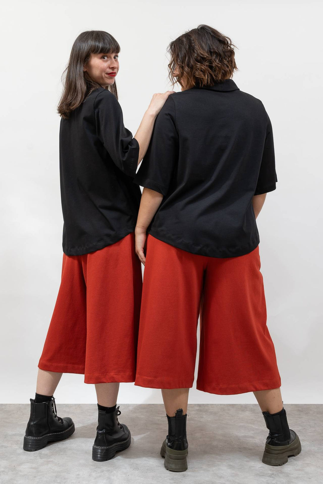 Camisa camiseta Gusi negro-Elisa Muresan