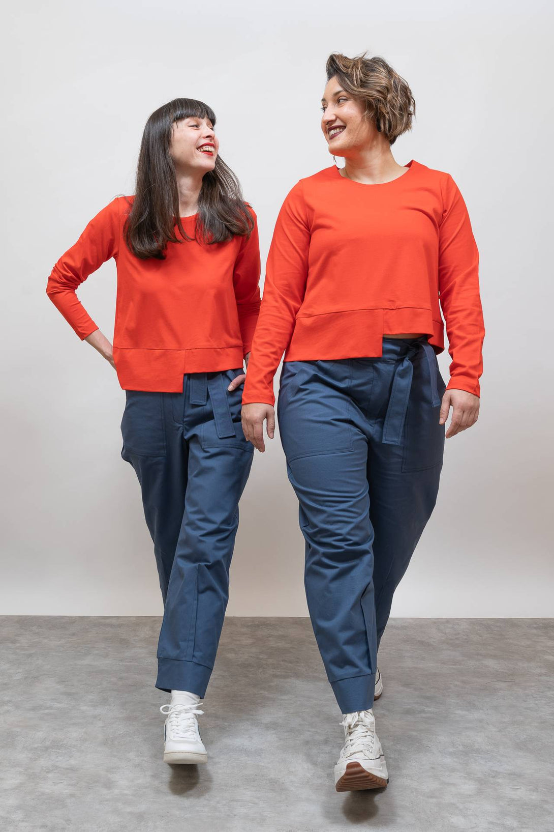 Camiseta bajo asimétrico naranja-Elisa Muresan