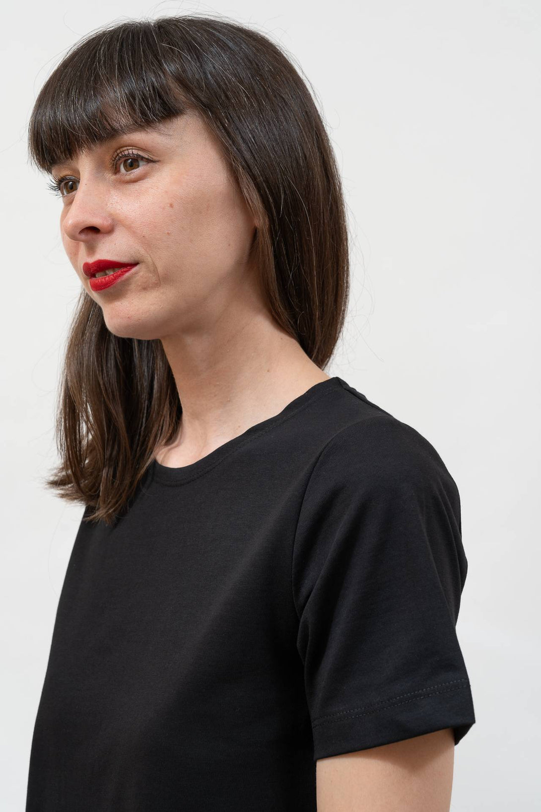 Camiseta básica evasé negro-Elisa Muresan