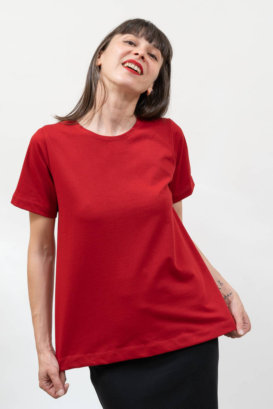 Camiseta básica evasé rojo-Elisa Muresan