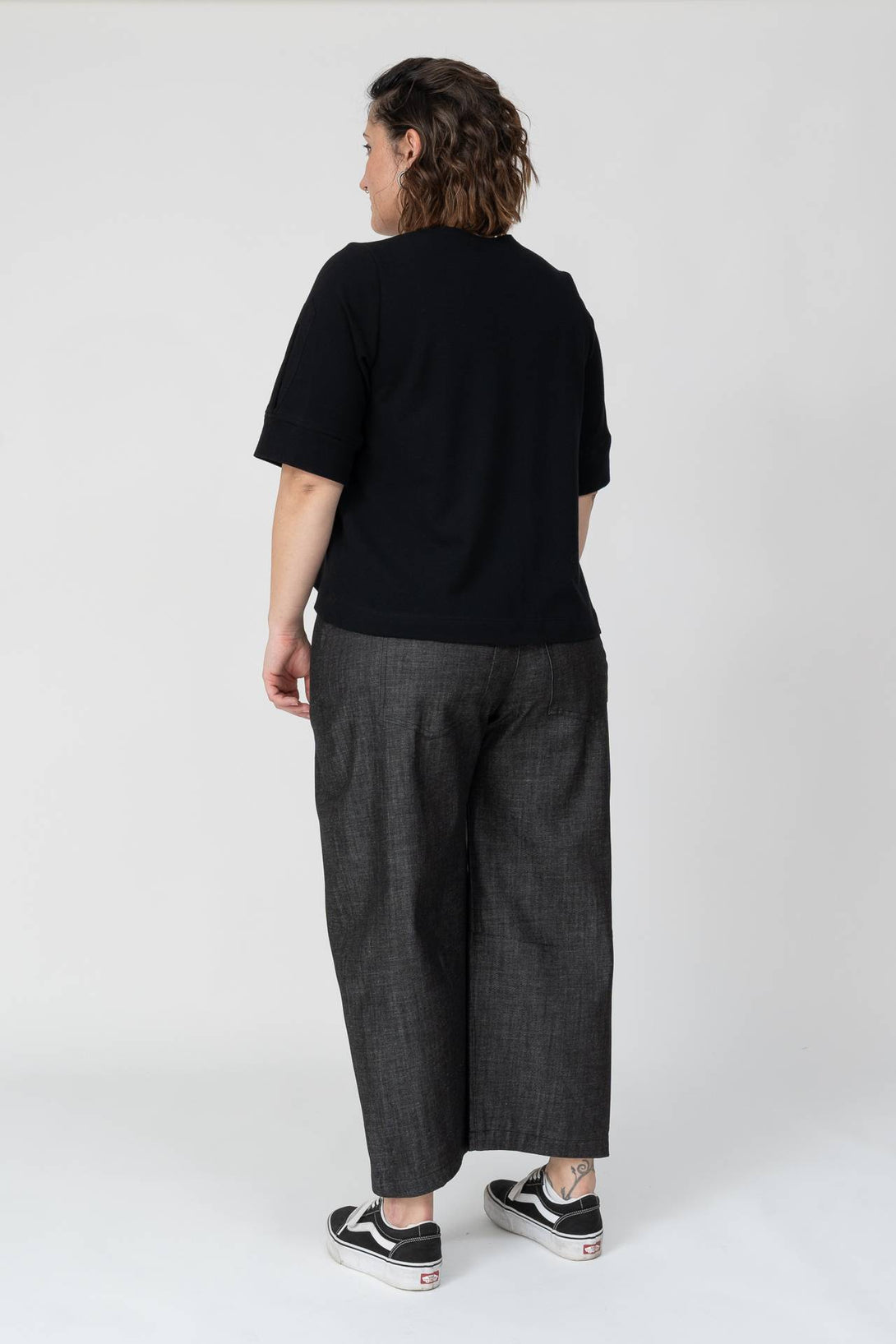 Camiseta Capensis negro-Elisa Muresan