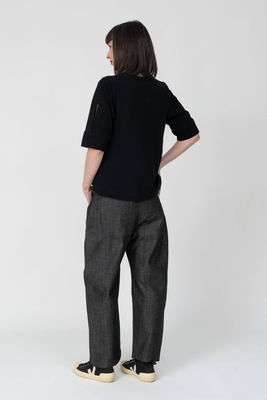 Camiseta Capensis negro-Elisa Muresan