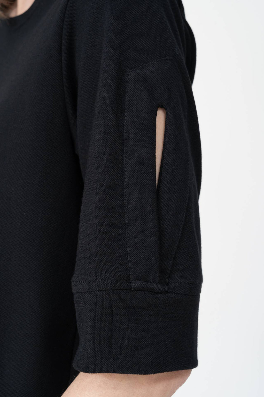 Camiseta Capensis negro-Elisa Muresan