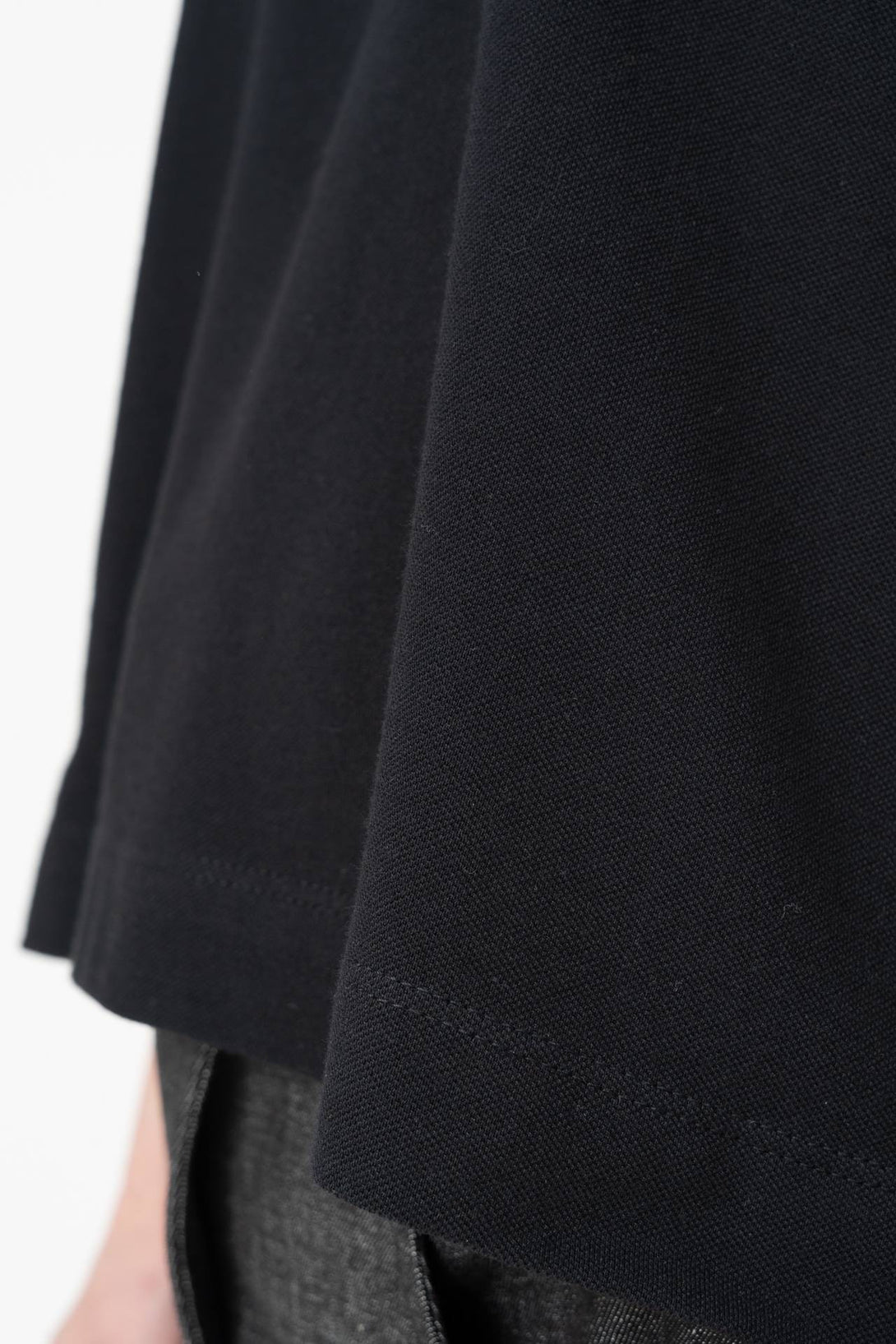Camiseta Capensis negro-Elisa Muresan