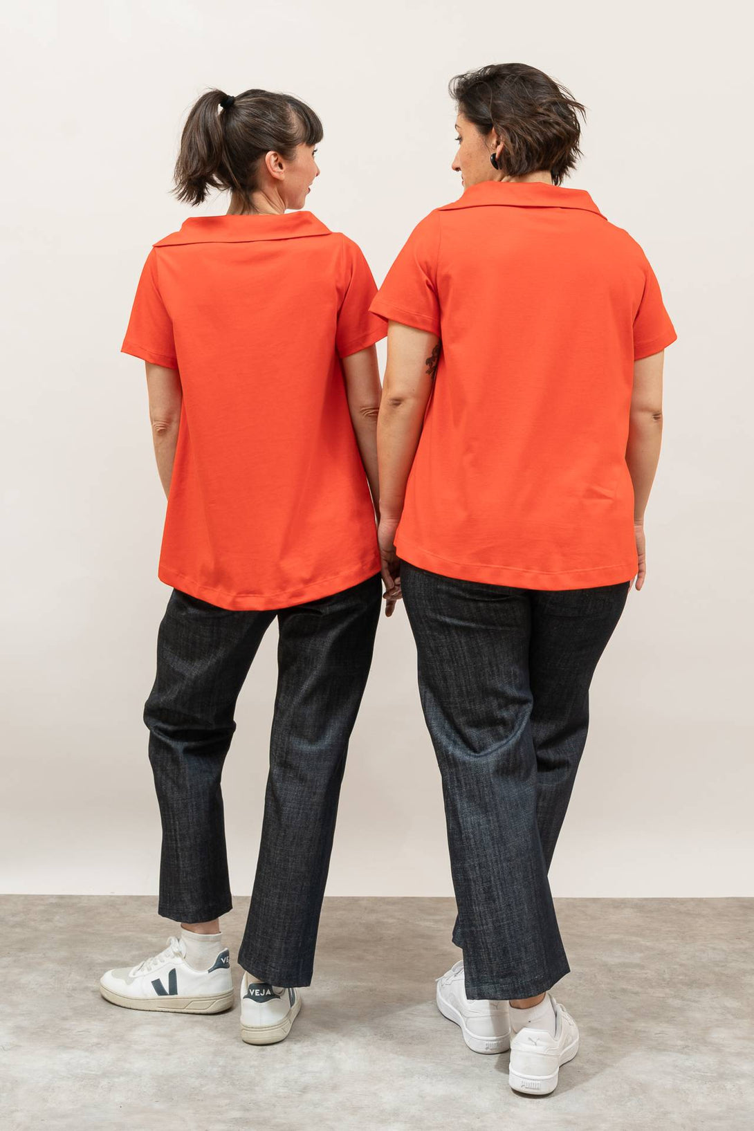 Camiseta cuello abierto evasé naranja-Elisa Muresan