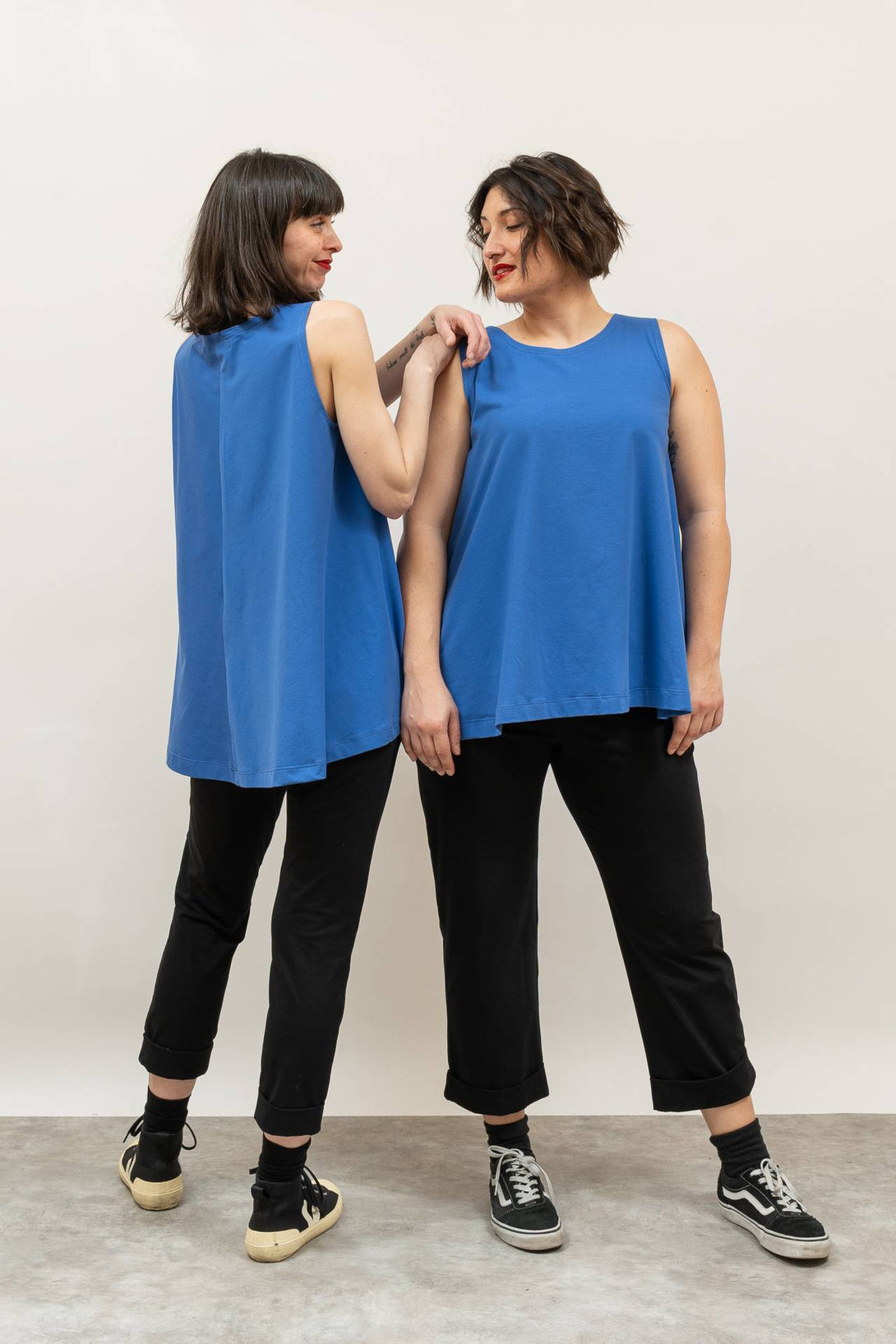 Camiseta de capa de tirante azul-Elisa Muresan