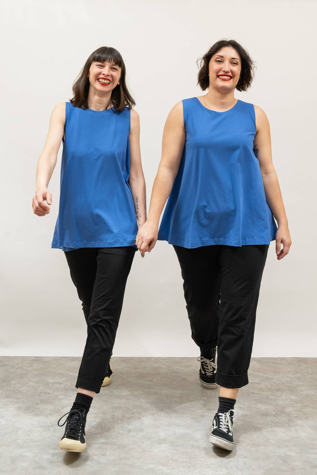 Camiseta de capa de tirante azul-Elisa Muresan