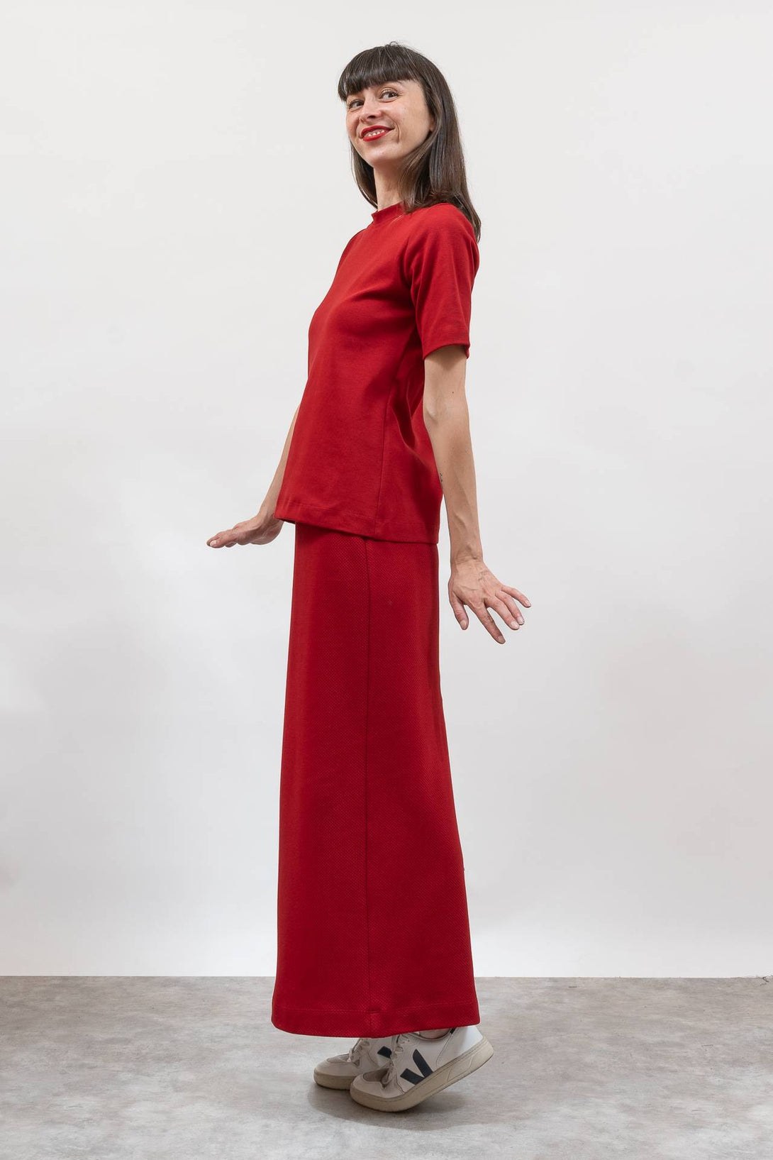 Camiseta manga cuello tira rojo-Elisa Muresan