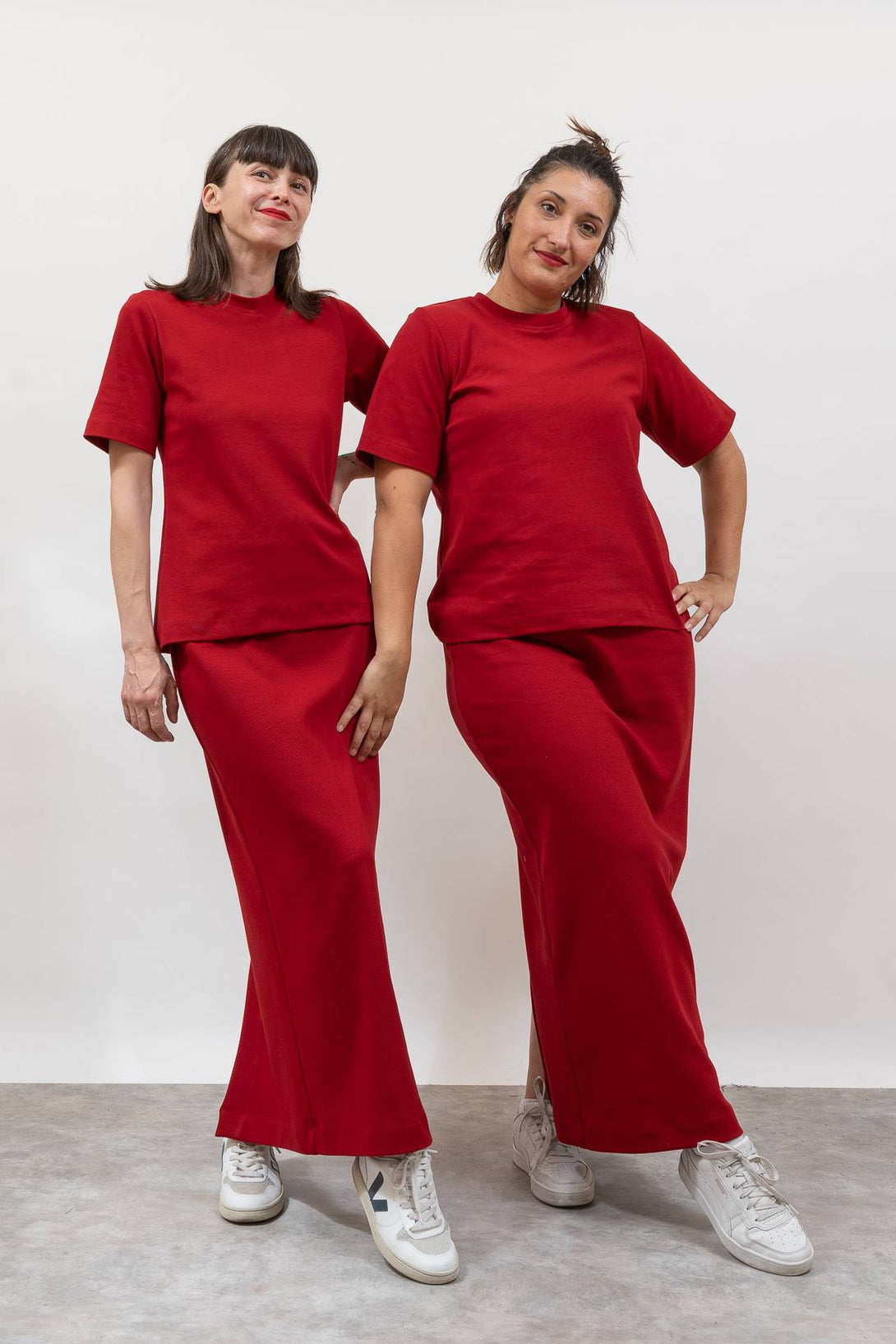 Camiseta manga cuello tira rojo-Elisa Muresan