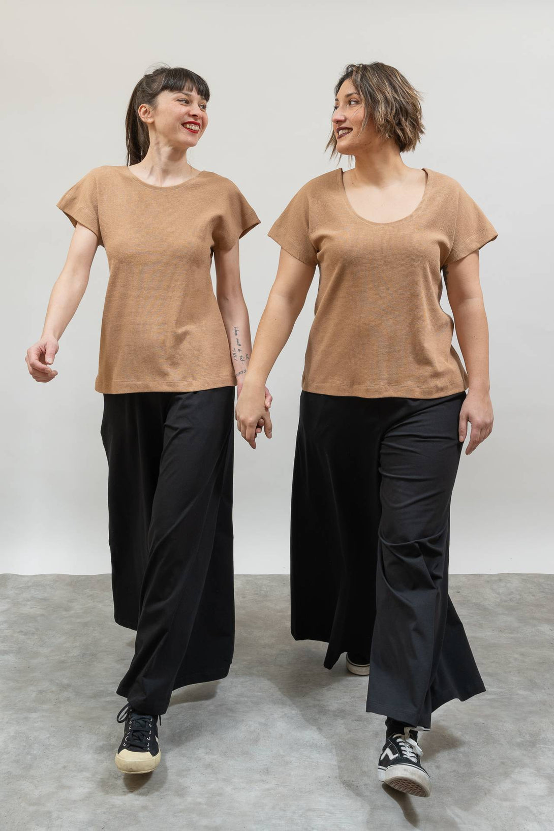 Camiseta reversible tostado-Elisa Muresan