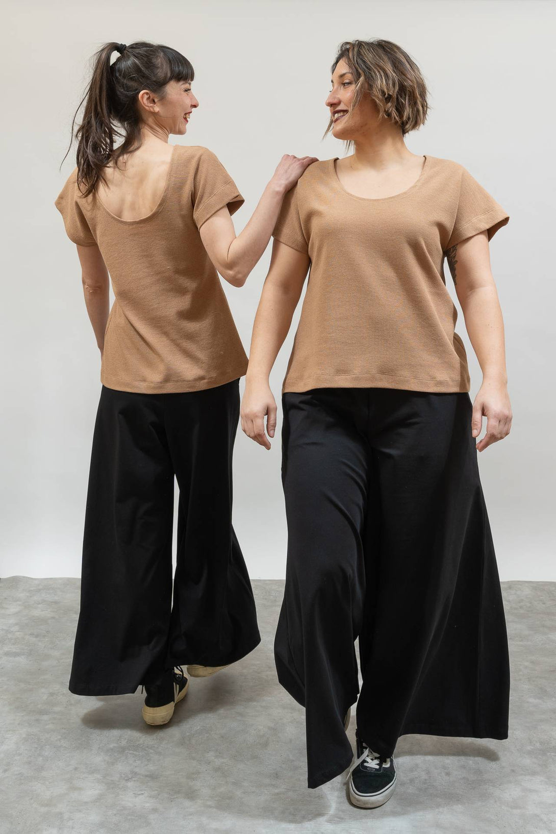 Camiseta reversible tostado-Elisa Muresan