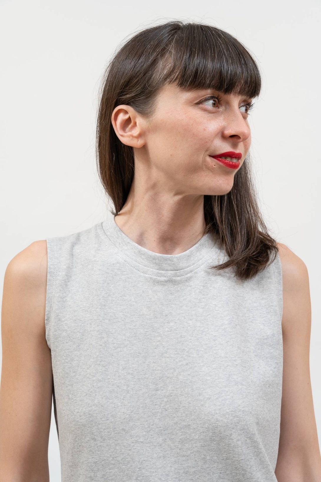 Camiseta tirante cuello tira gris-Elisa Muresan