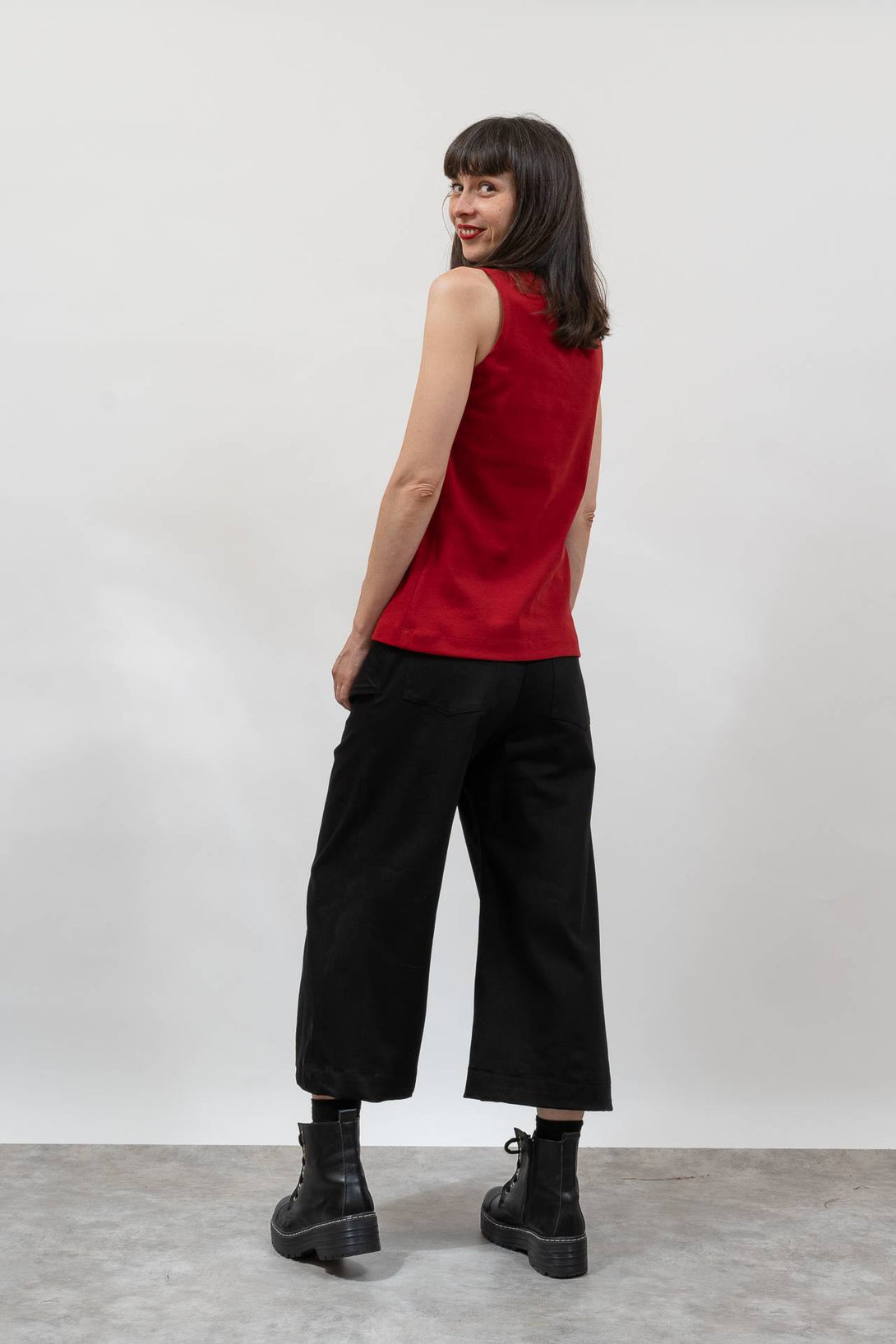 Camiseta tirante cuello tira rojo-Elisa Muresan