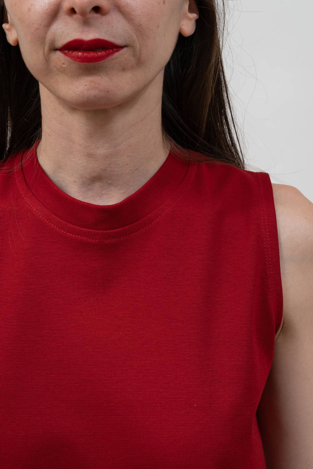 Camiseta tirante cuello tira rojo-Elisa Muresan