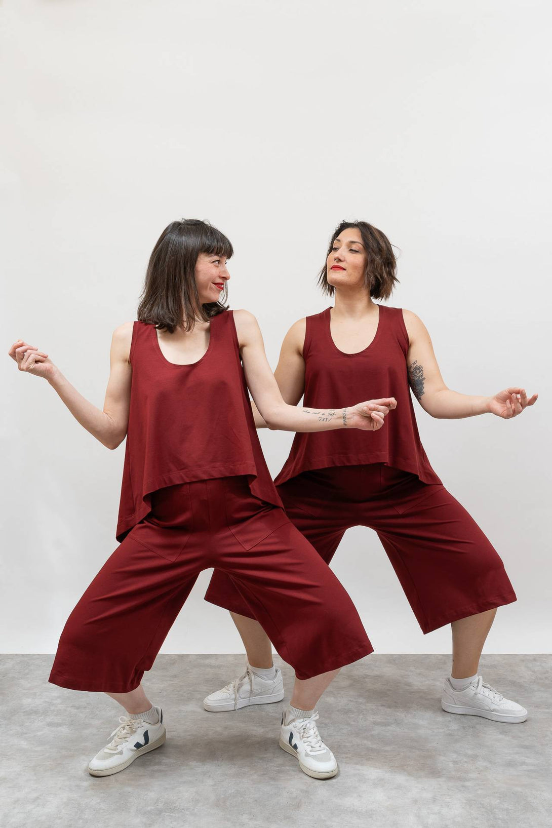 Camiseta tirante escote redondo rojo-Elisa Muresan