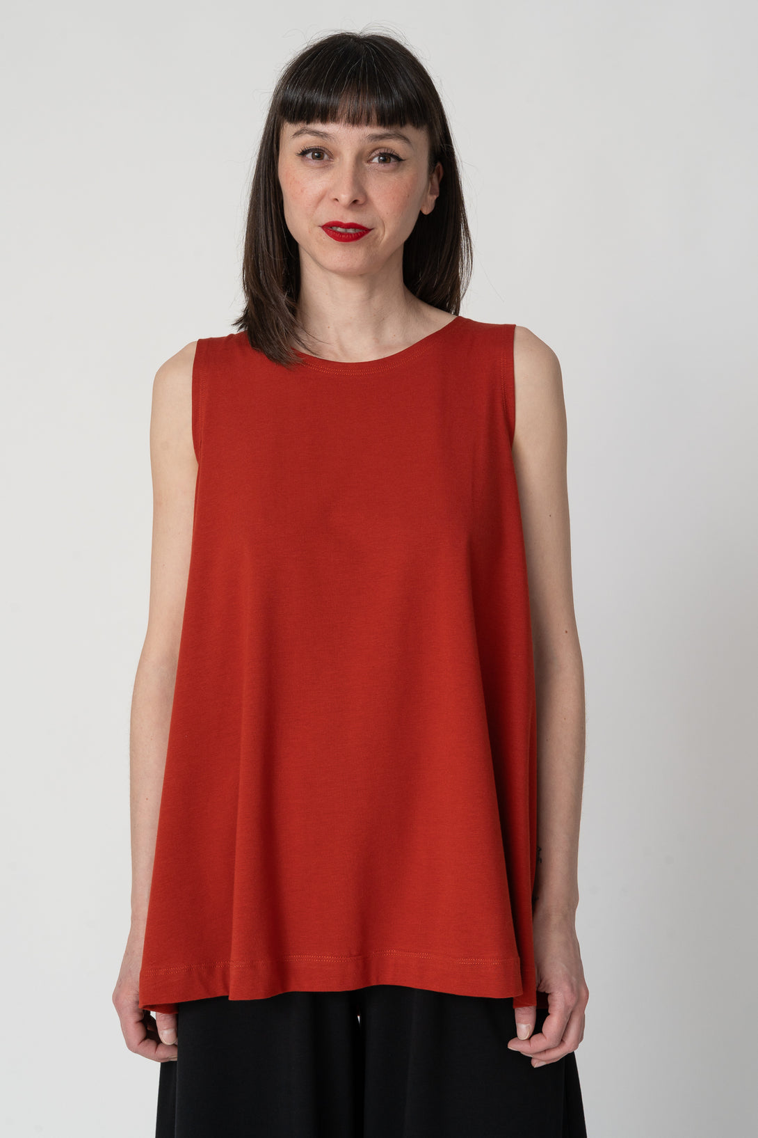 Capa tirantes orange blood-Elisa Muresan