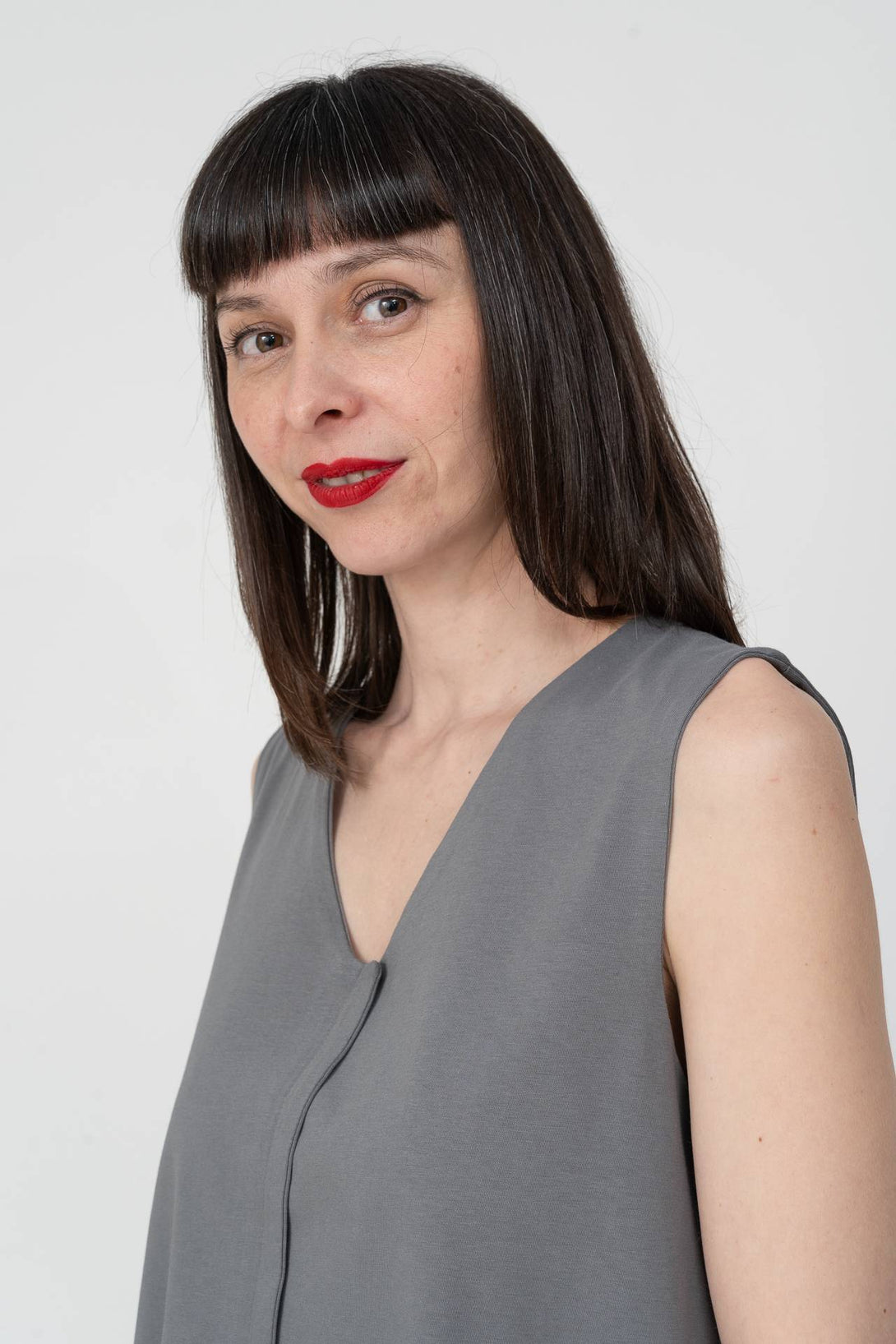 Chaleco over gris-Elisa Muresan