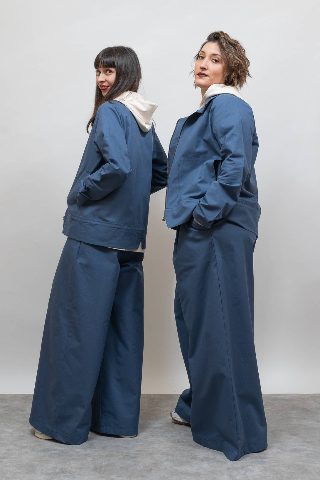 Chaqueta canguro azul-Elisa Muresan