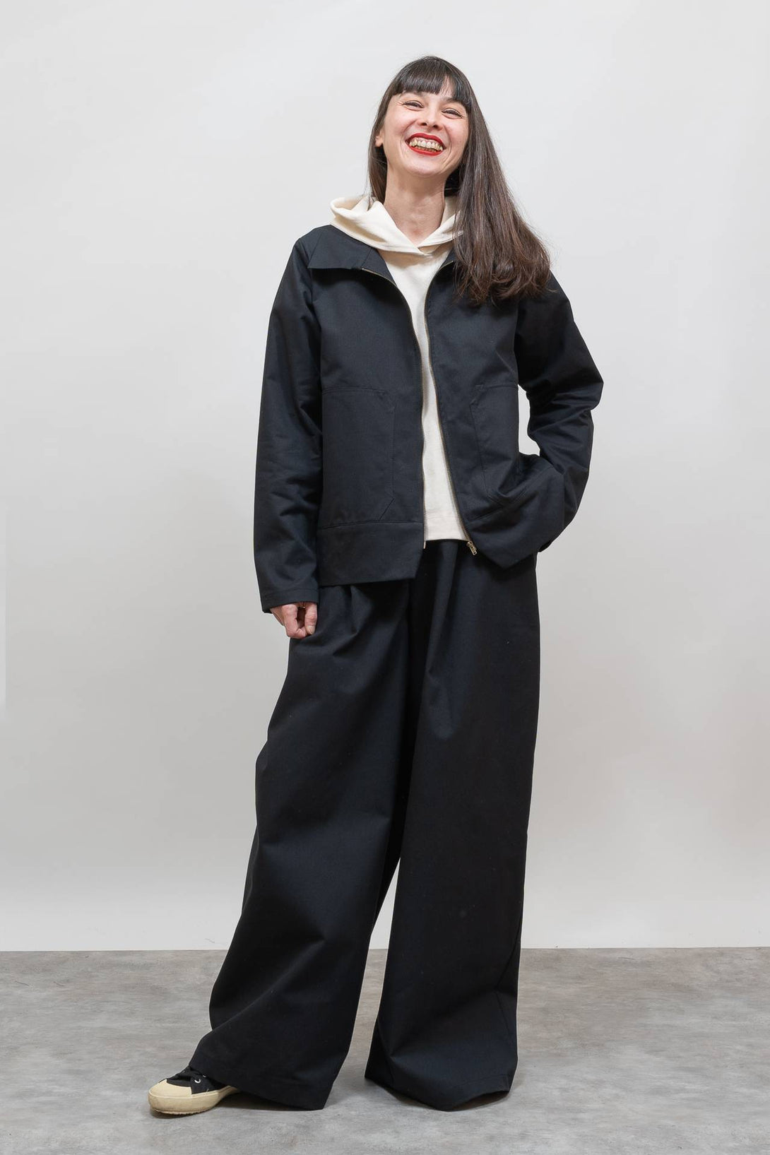 Chaqueta canguro negro-Elisa Muresan