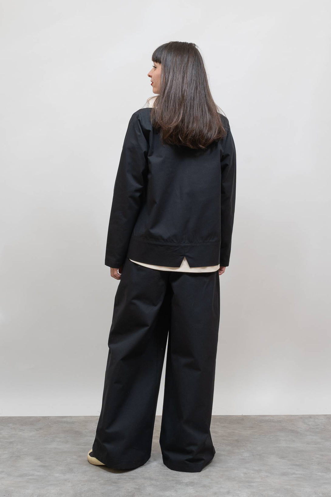 Chaqueta canguro negro-Elisa Muresan