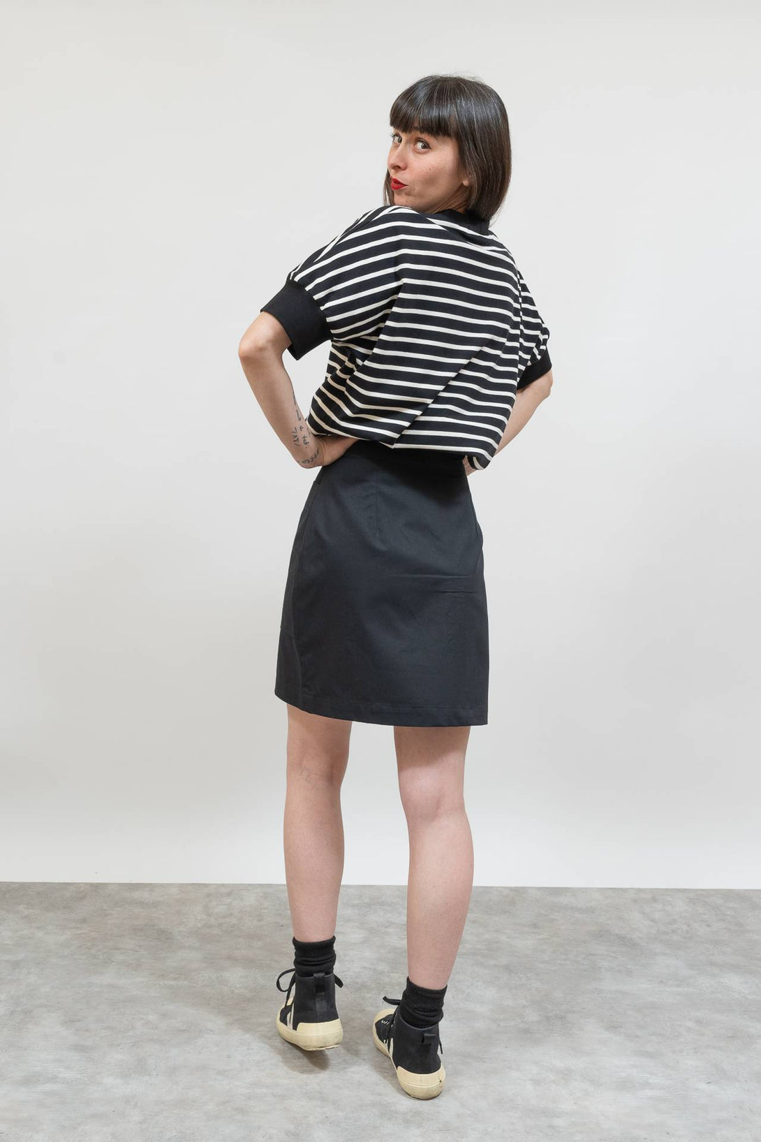 Falda corta sarga negro-Elisa Muresan