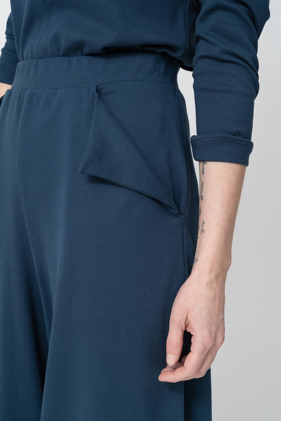 Falda pantalon bolsillo solapa marino-Elisa Muresan