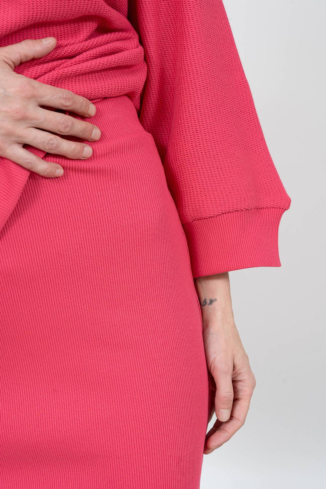 Falda tubo rosa-Elisa Muresan