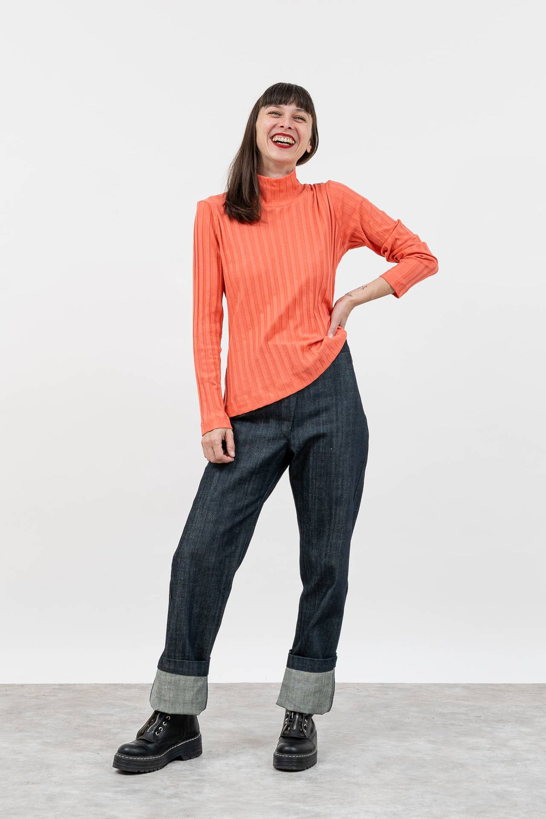 Jersey canalé cuello alto coral-Elisa Muresan