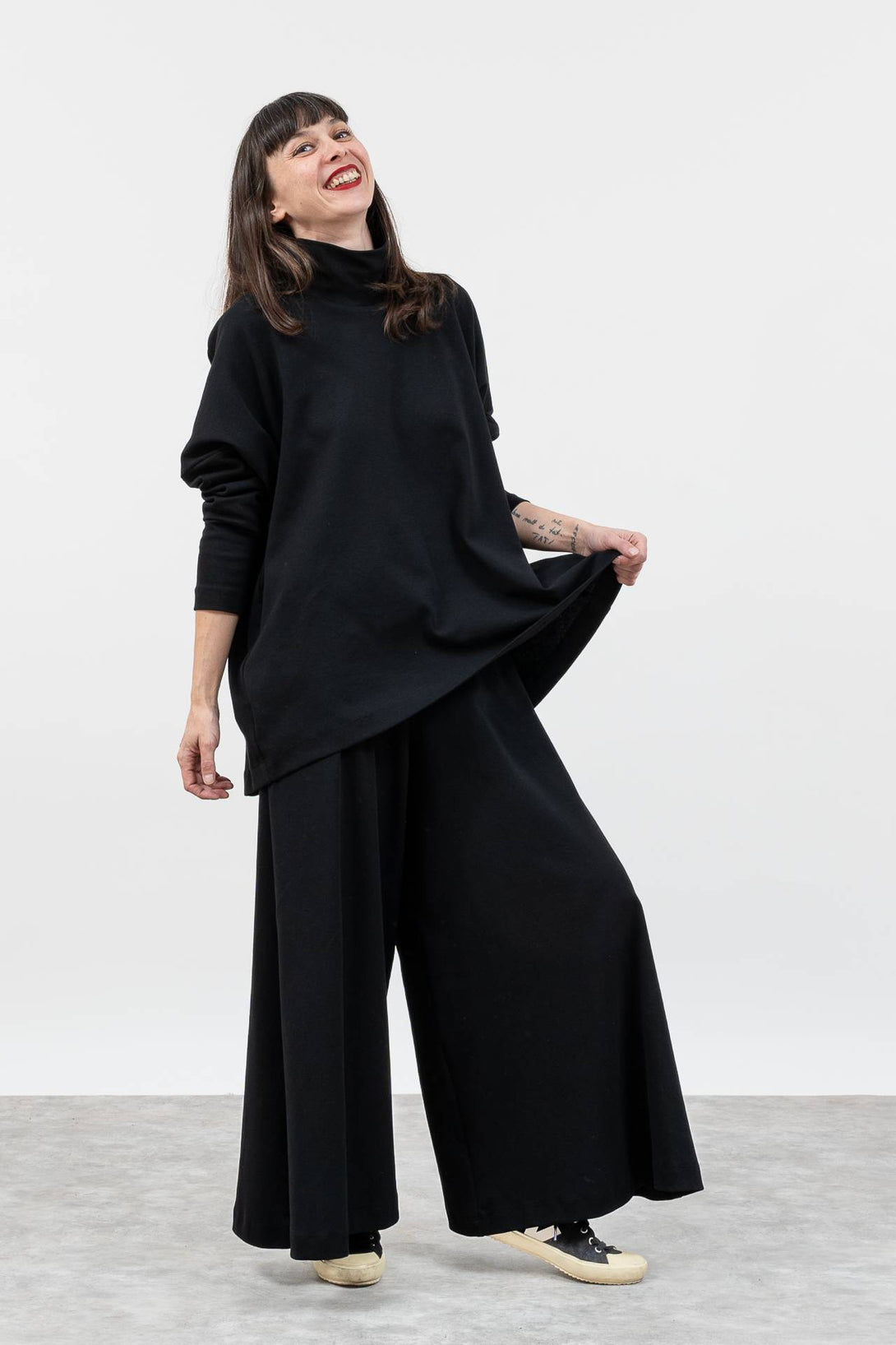 Jersey over fuelle negro-Elisa Muresan