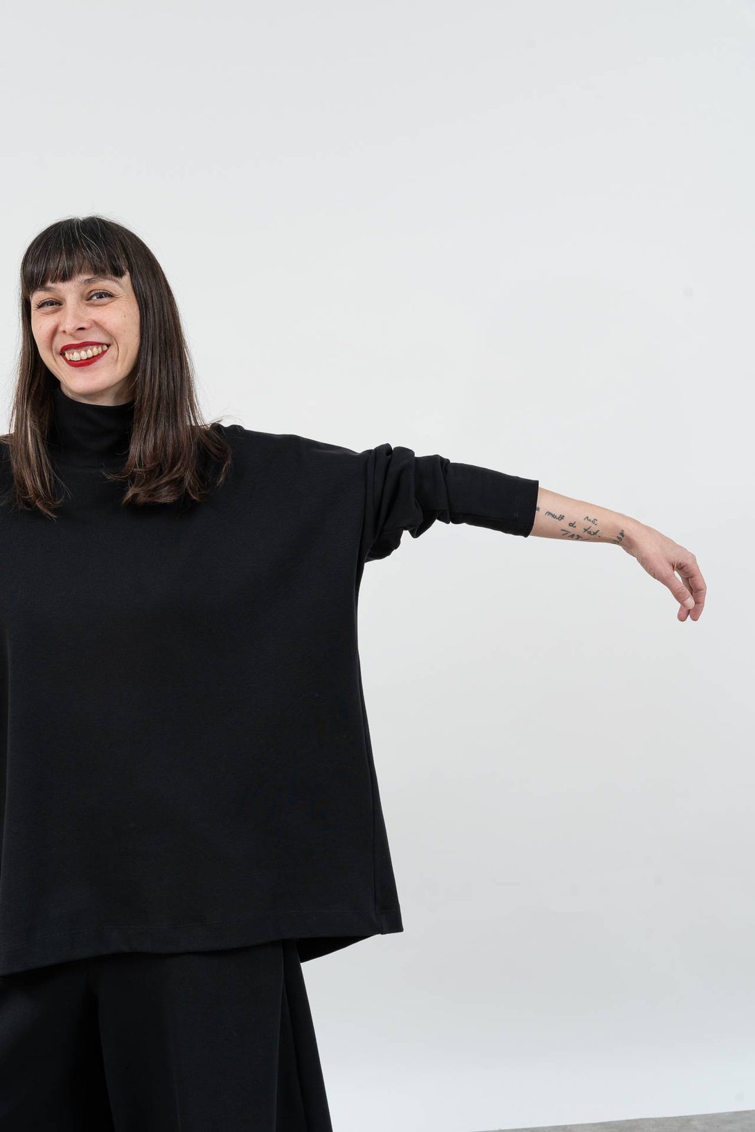 Jersey over fuelle negro-Elisa Muresan