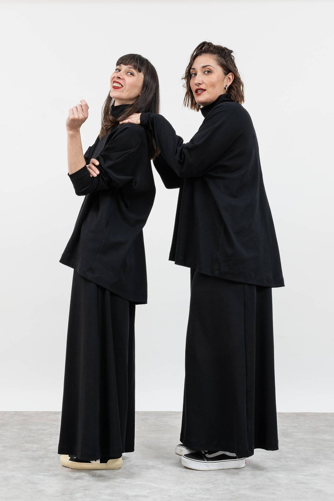 Jersey over fuelle negro-Elisa Muresan
