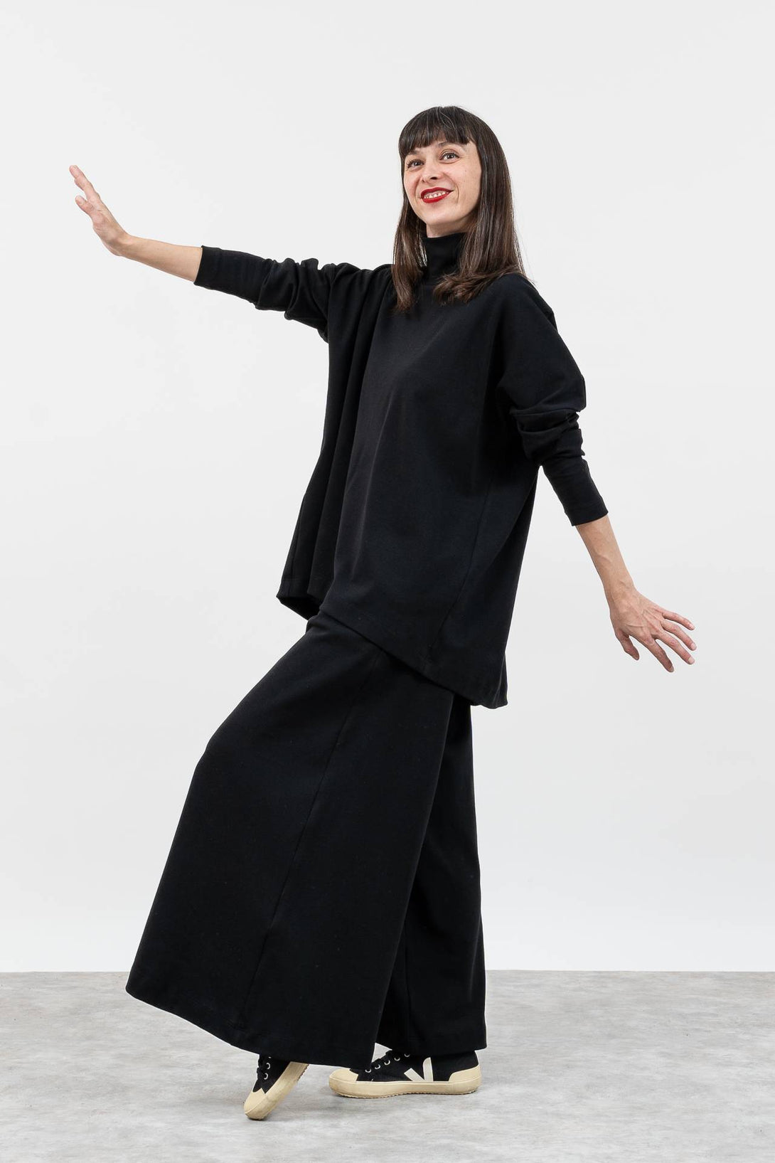 Jersey over fuelle negro-Elisa Muresan