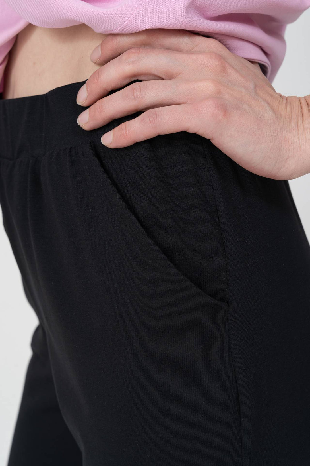 Pantalón básico negro-Elisa Muresan