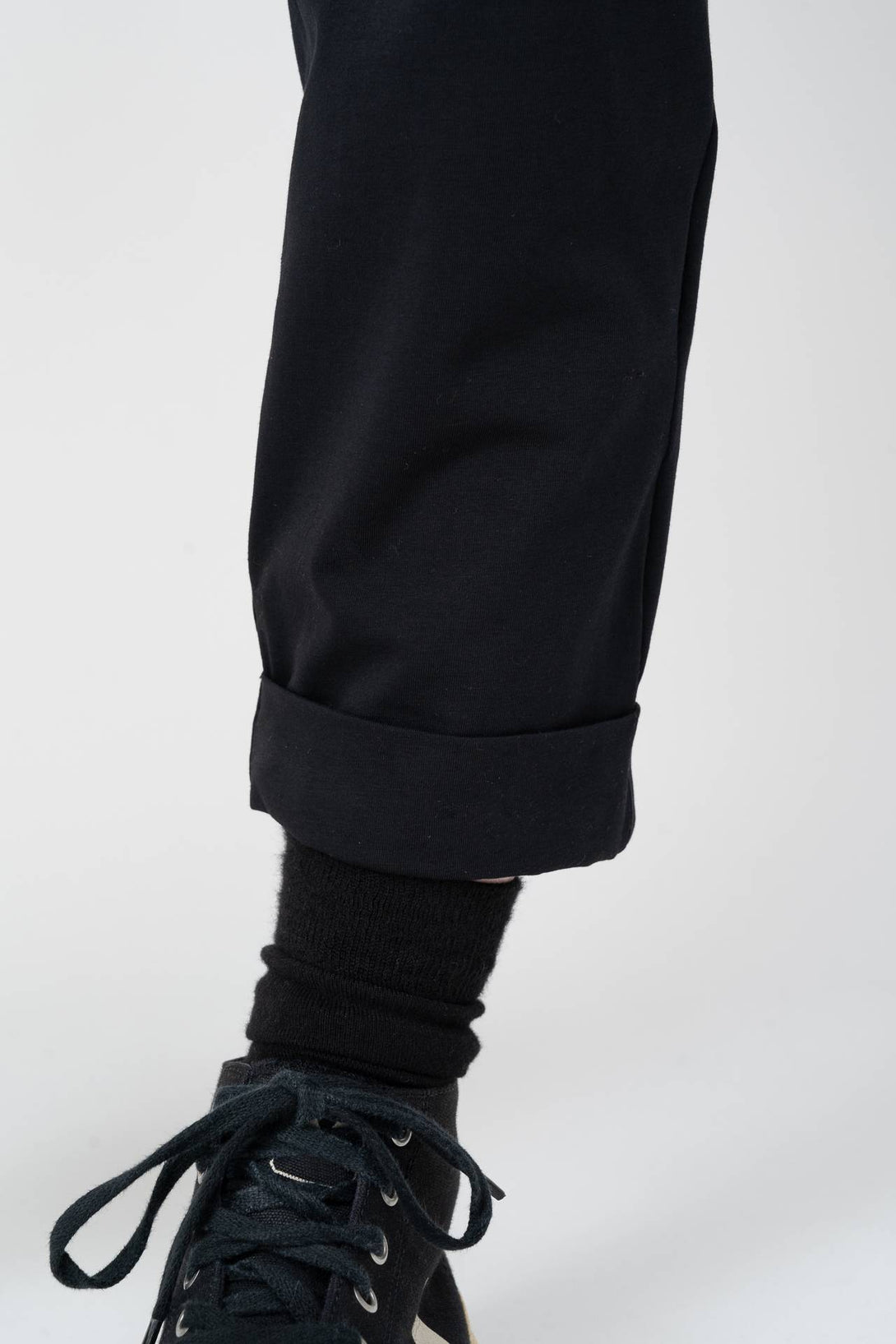Pantalón básico negro-Elisa Muresan