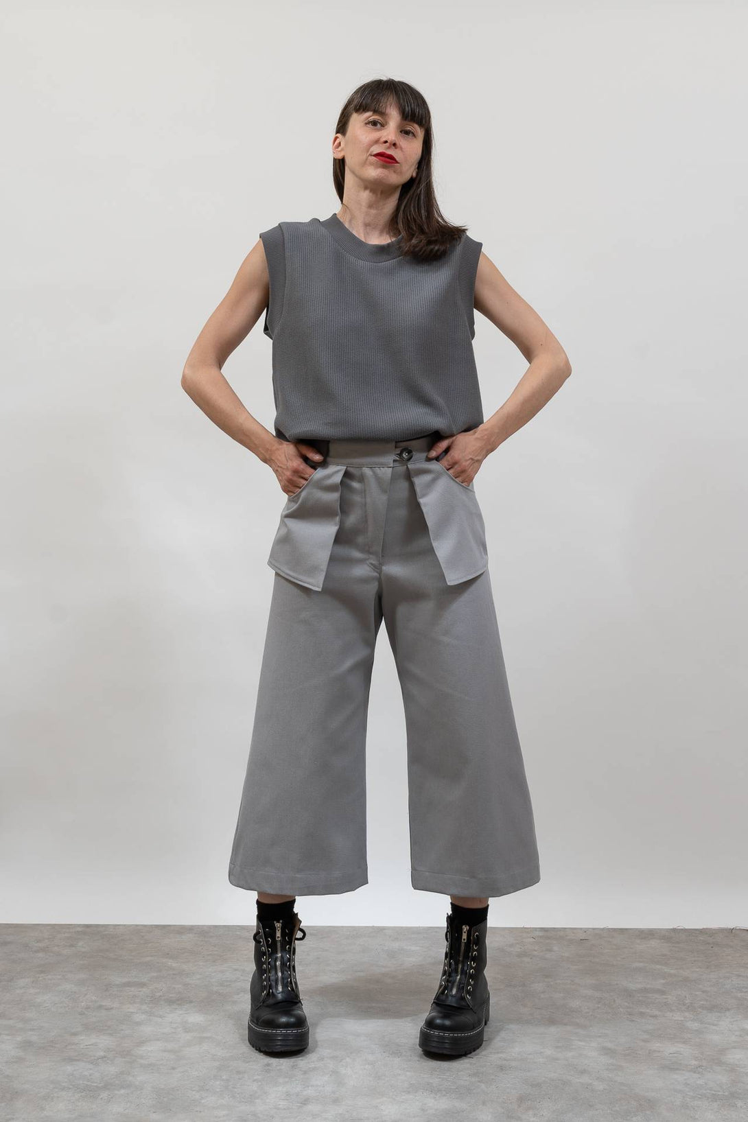 Pantalón bolsillo flotante gris-Elisa Muresan