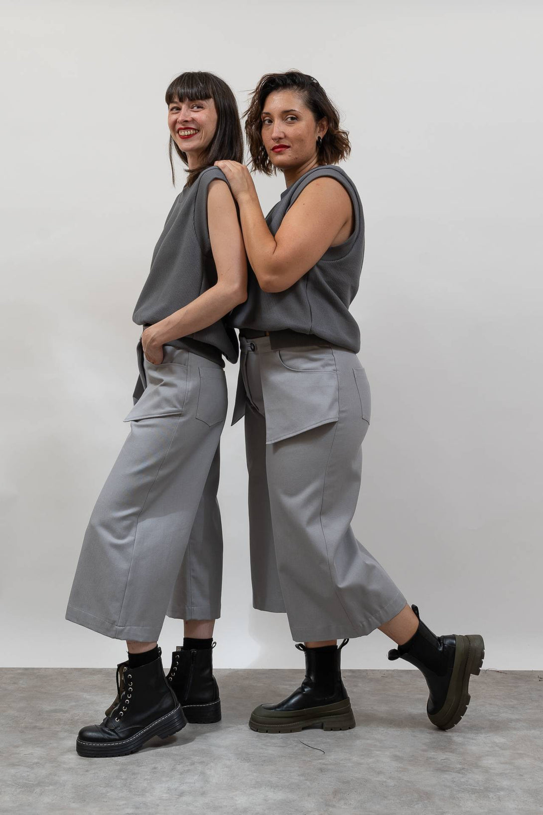 Pantalón bolsillo flotante gris-Elisa Muresan