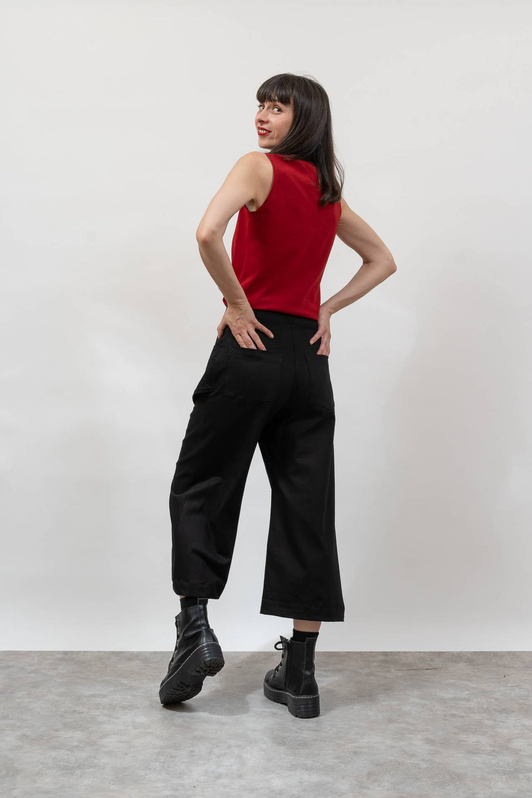 Pantalón bolsillo flotante negro-Elisa Muresan