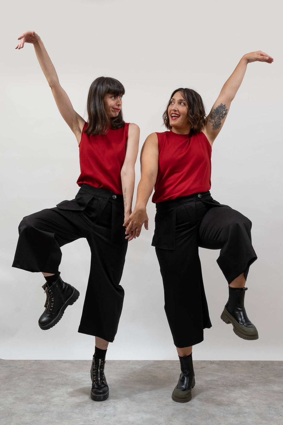 Pantalón bolsillo flotante negro-Elisa Muresan