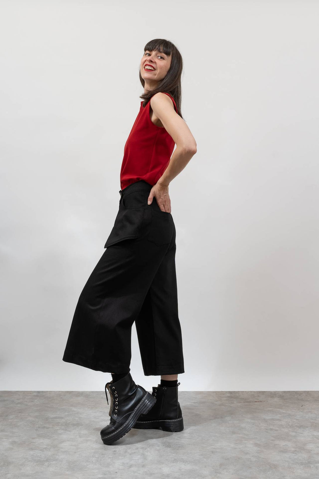Pantalón bolsillo flotante negro-Elisa Muresan