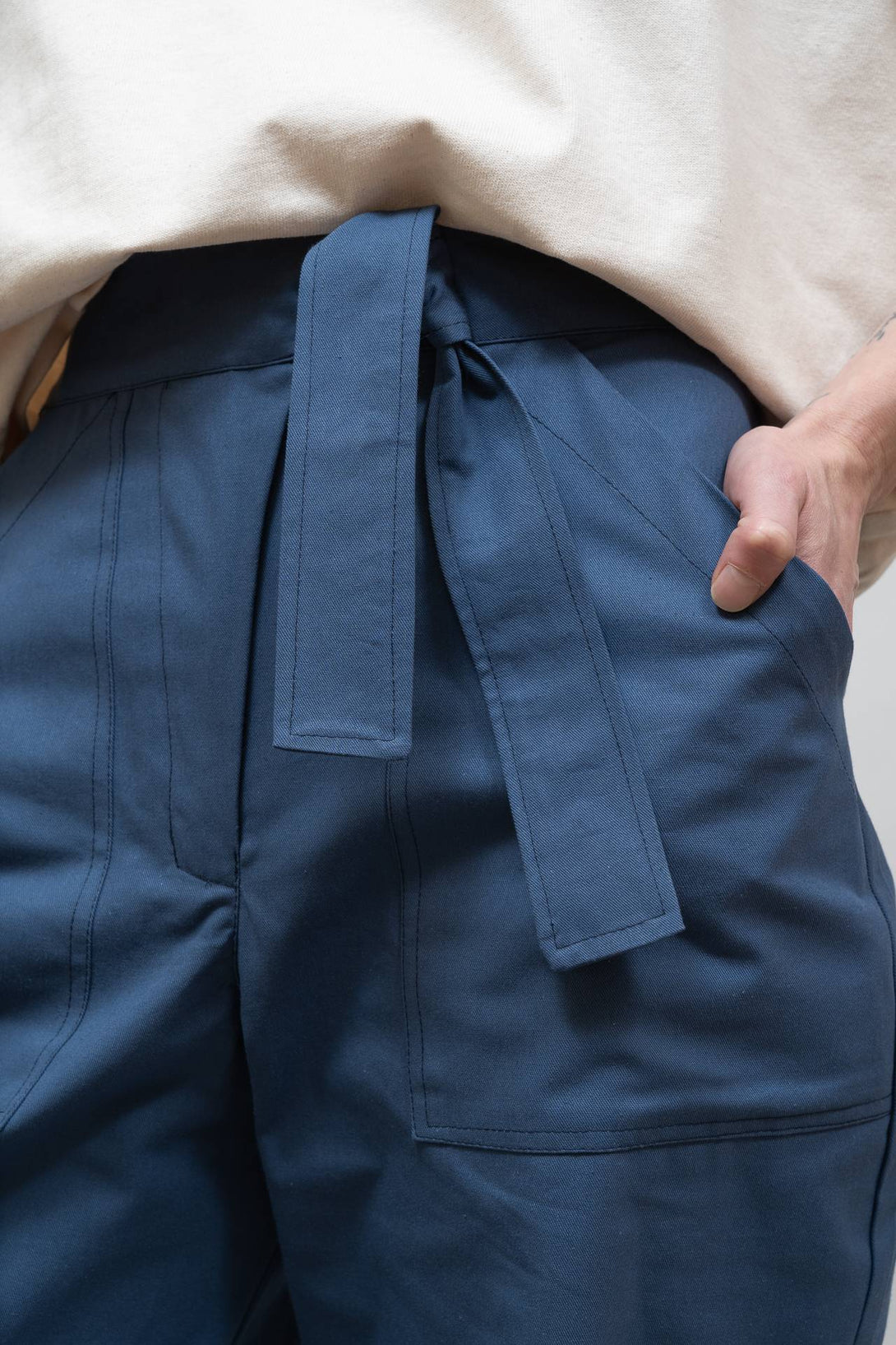 Pantalón lazo azul-Elisa Muresan