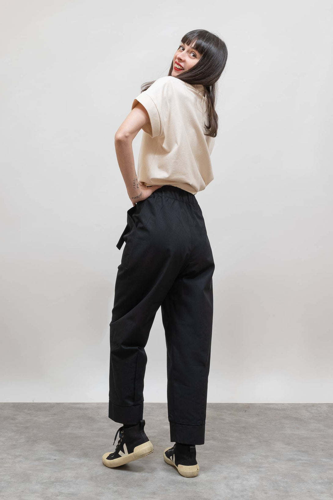 Pantalón lazo negro-Elisa Muresan