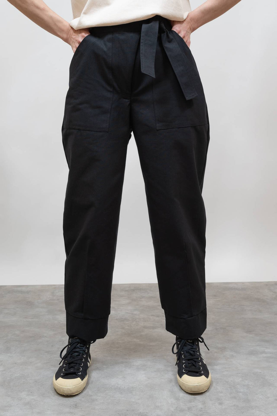 Pantalón lazo negro-Elisa Muresan