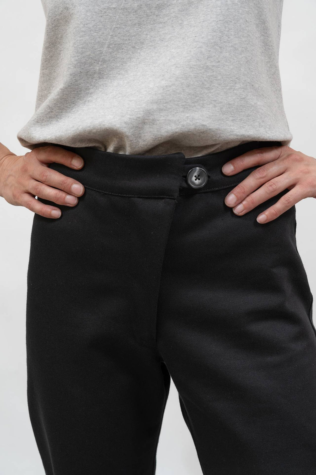 Pantalón recto negro Pitu-Elisa Muresan