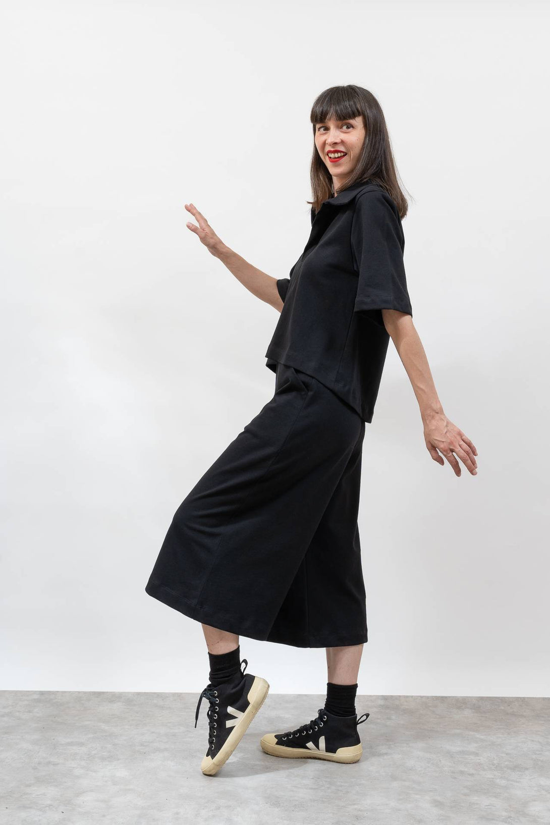 Polo crop Carey negro-Elisa Muresan