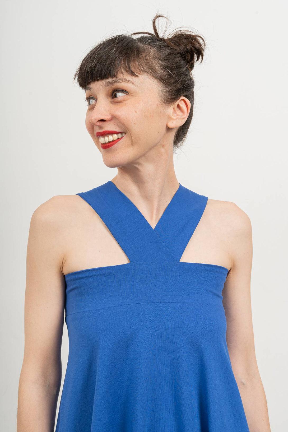 Vestido azul media capa-Elisa Muresan