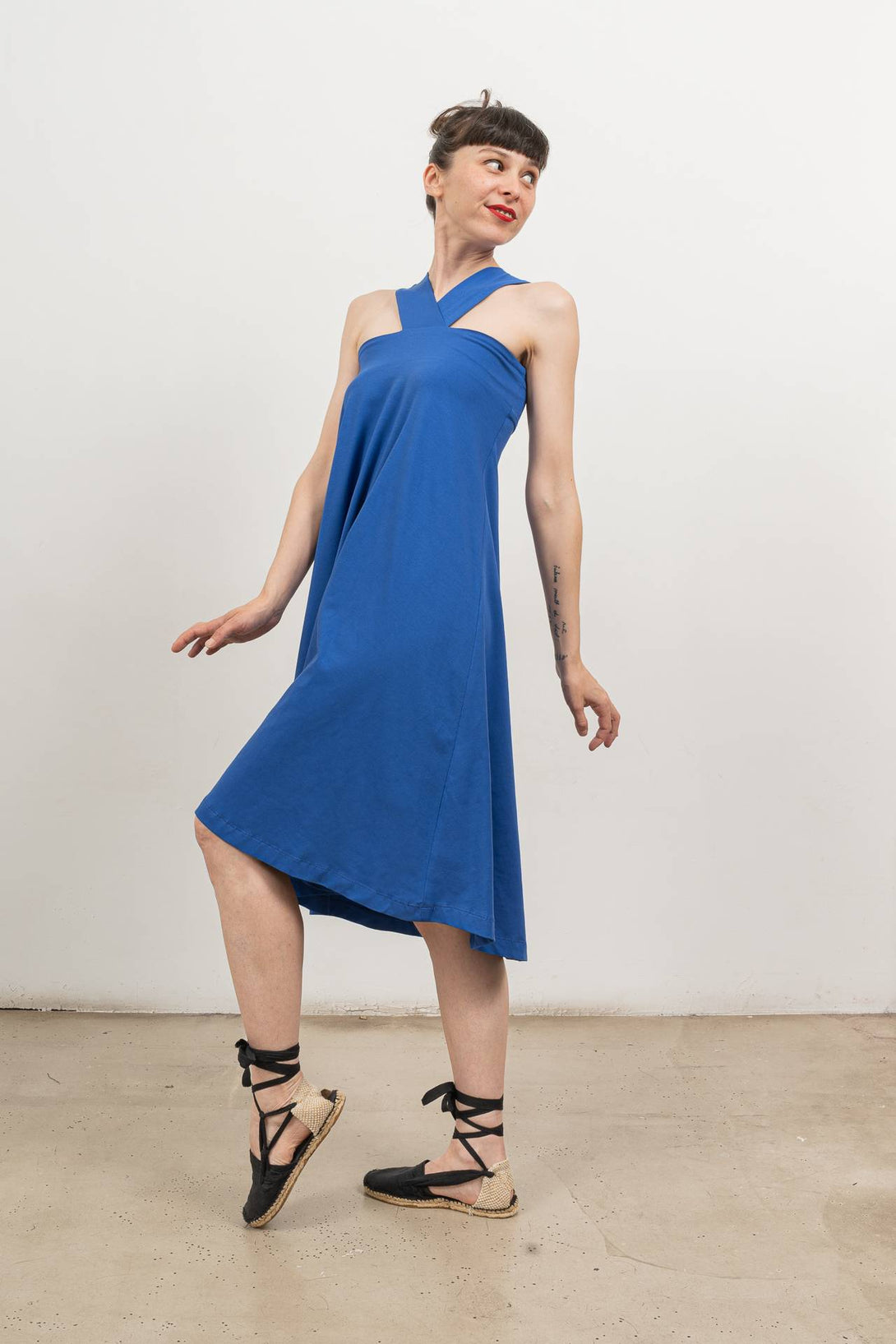 Vestido azul media capa-Elisa Muresan