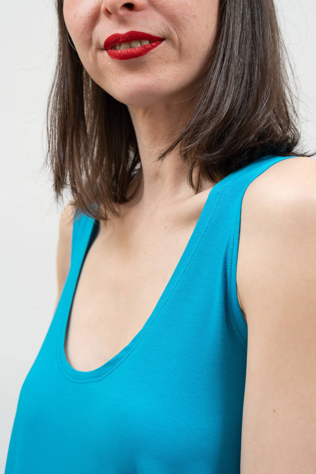 Vestido capa escote redondo azul-Elisa Muresan