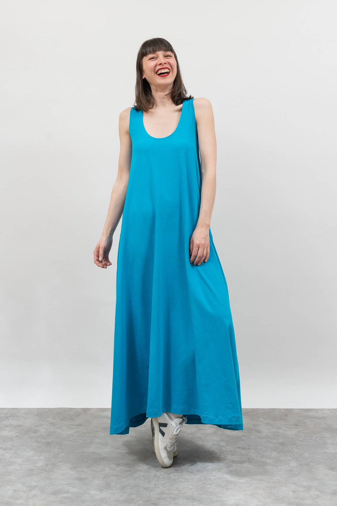 Vestido capa escote redondo azul-Elisa Muresan