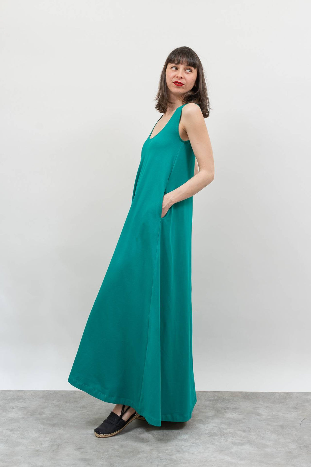 Vestido capa escote redondo verde-Elisa Muresan